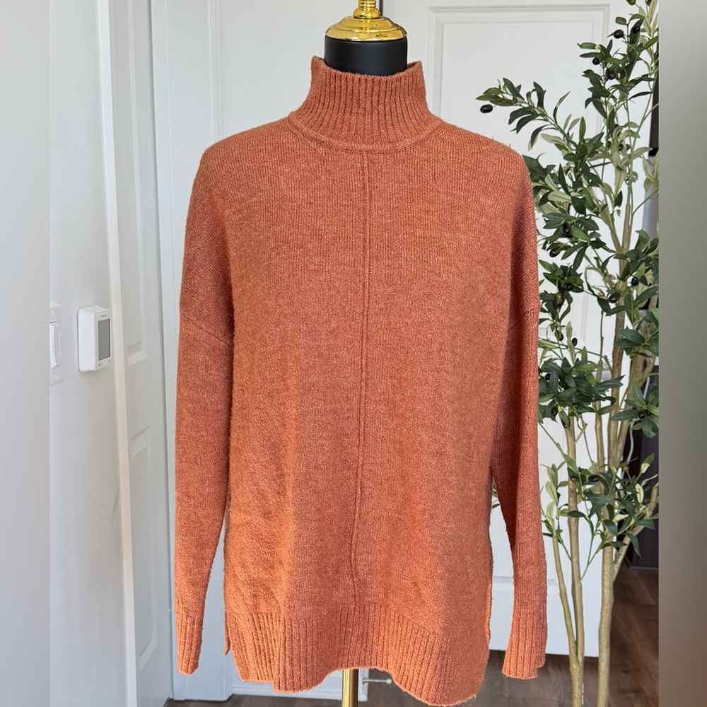 Jessica‎ Simpson Warm Orange Turtleneck Sweater